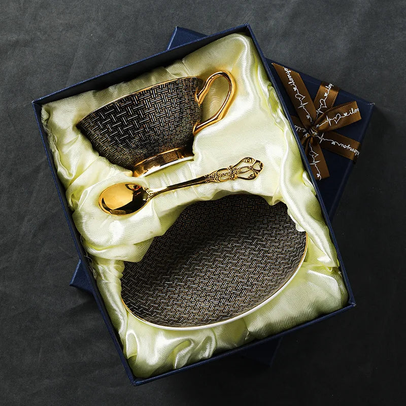 Exquisite and Luxurious European Style Bone China Coffee Cup and Plate Set, Fashionable and High-end Gift Set